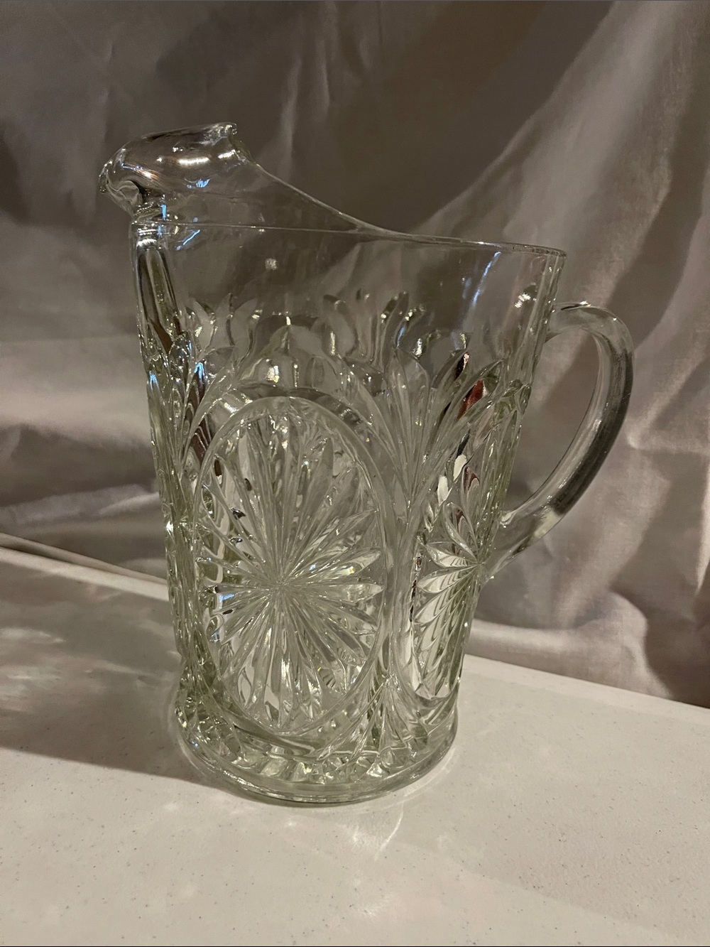 Vintage Anchor Hocking Medallion Glass Pitcher • Water Jug Ice Lip